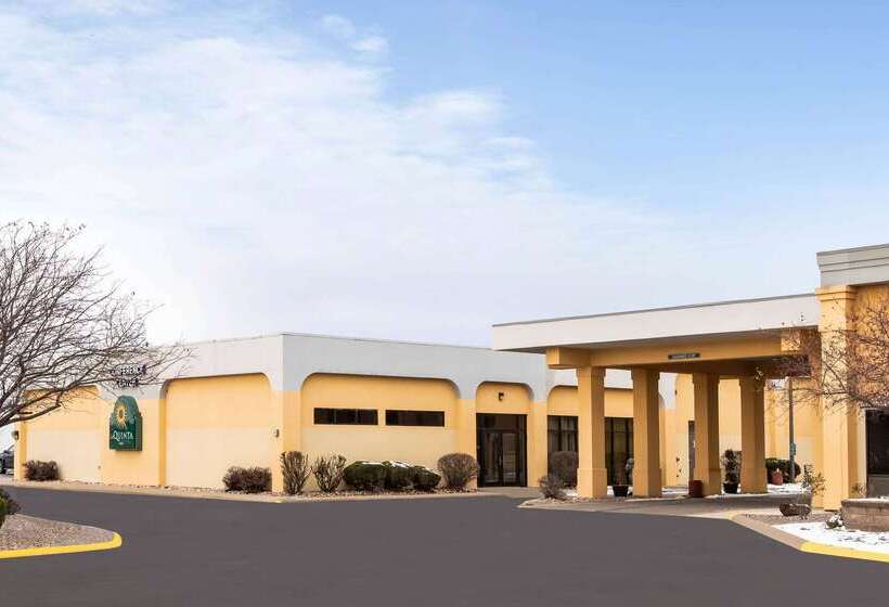 هتل La Quinta Inn By Wyndham Davenport & Conference Center