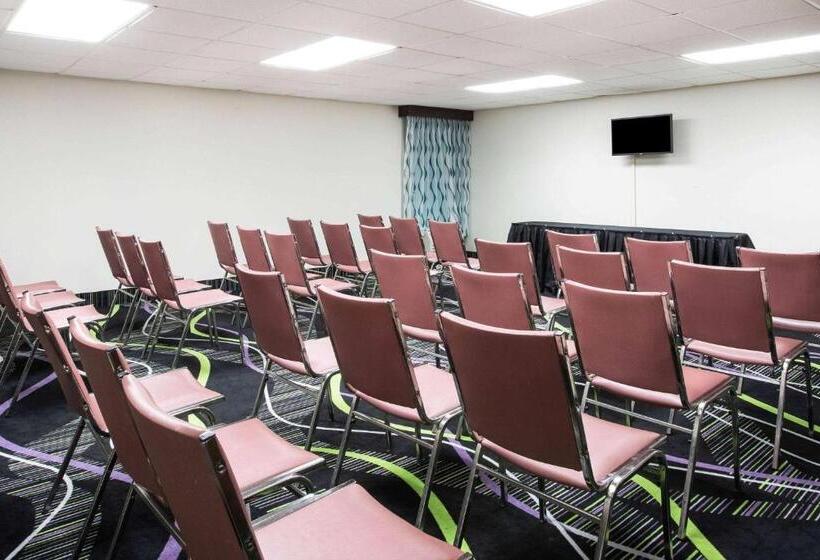 ホテル La Quinta Inn By Wyndham Davenport & Conference Center