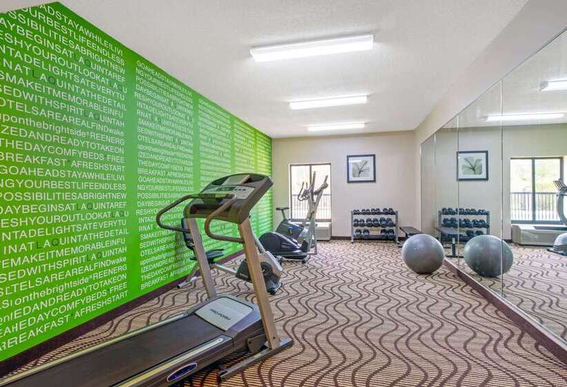 فندق Baymont By Wyndham Moss Point