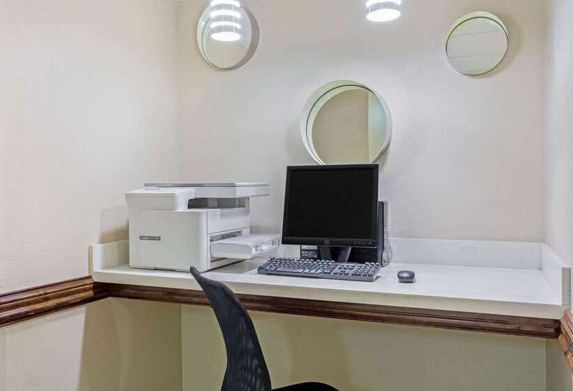 فندق Baymont By Wyndham Moss Point