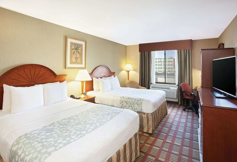 فندق La Quinta Inn By Wyndham Queens