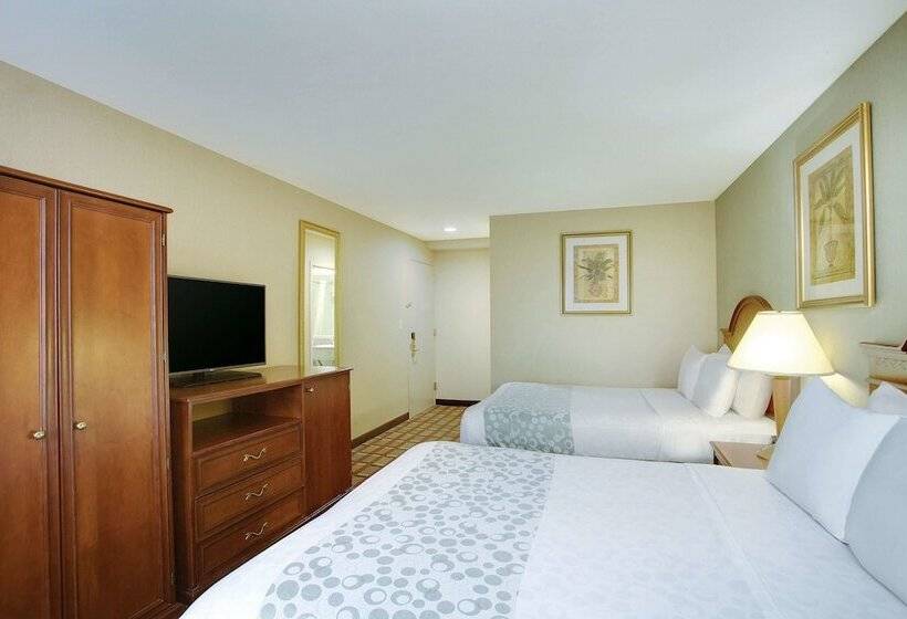 فندق La Quinta Inn By Wyndham Queens