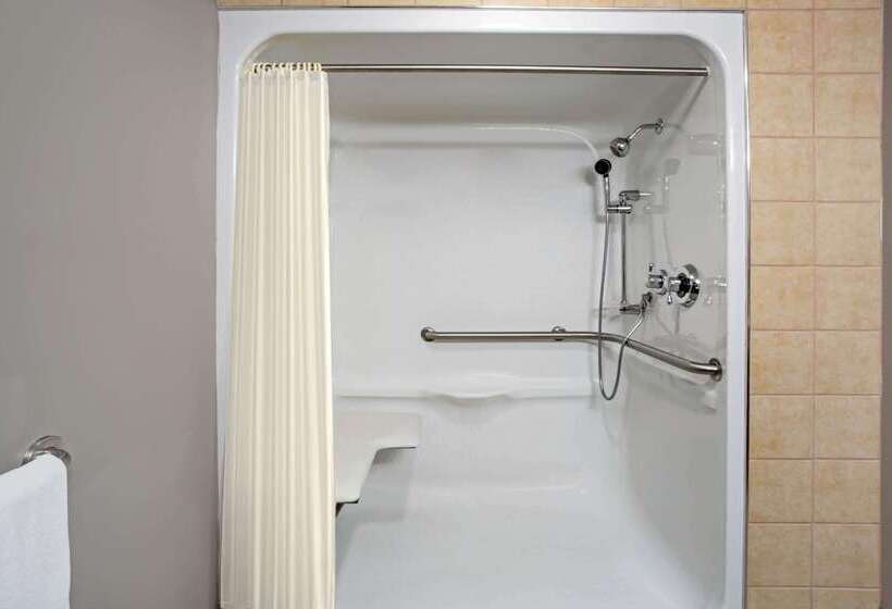 酒店 La Quinta Inn By Wyndham Radford