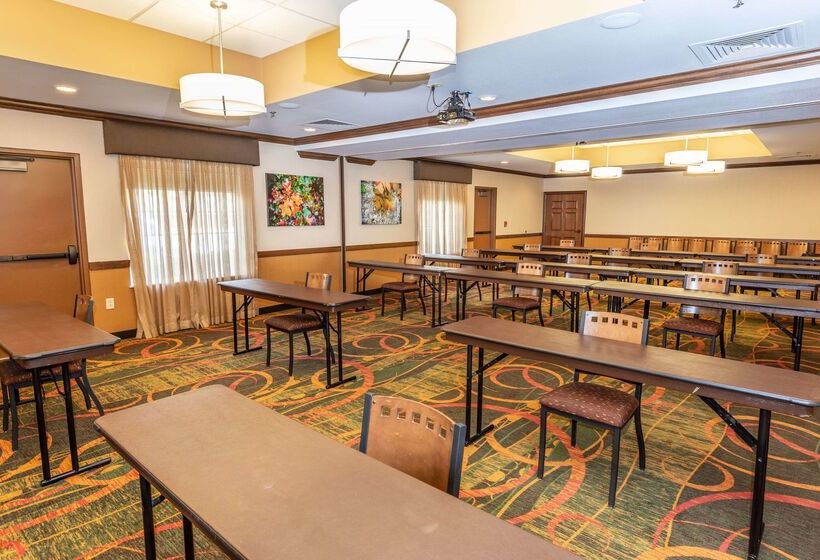 هتل La Quinta By Wyndham Bentonville