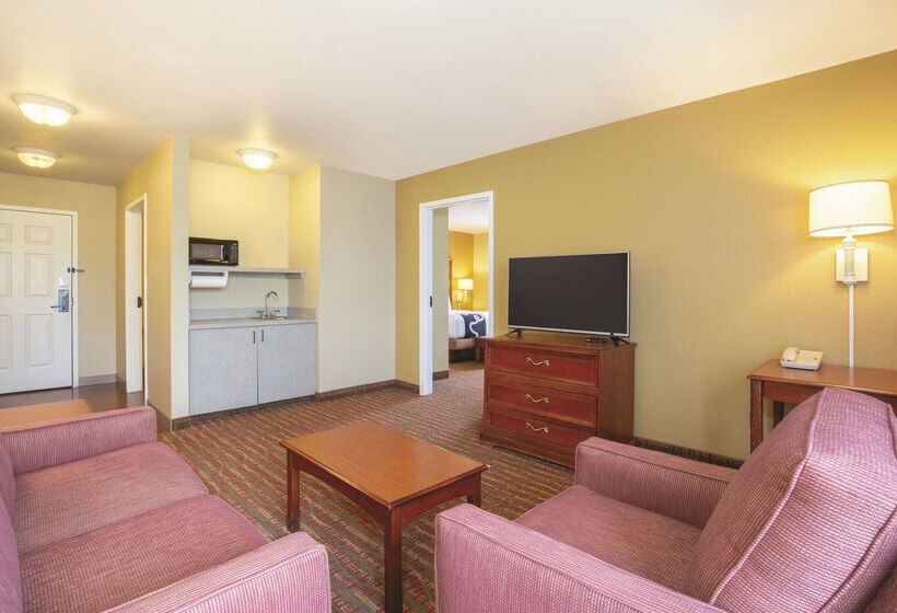 هتل La Quinta By Wyndham Bentonville