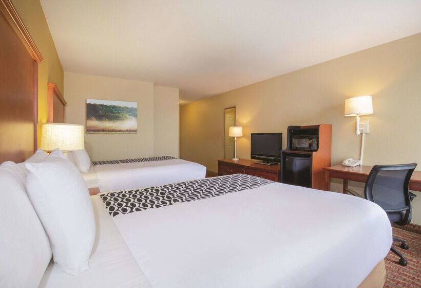 هتل La Quinta By Wyndham Bentonville