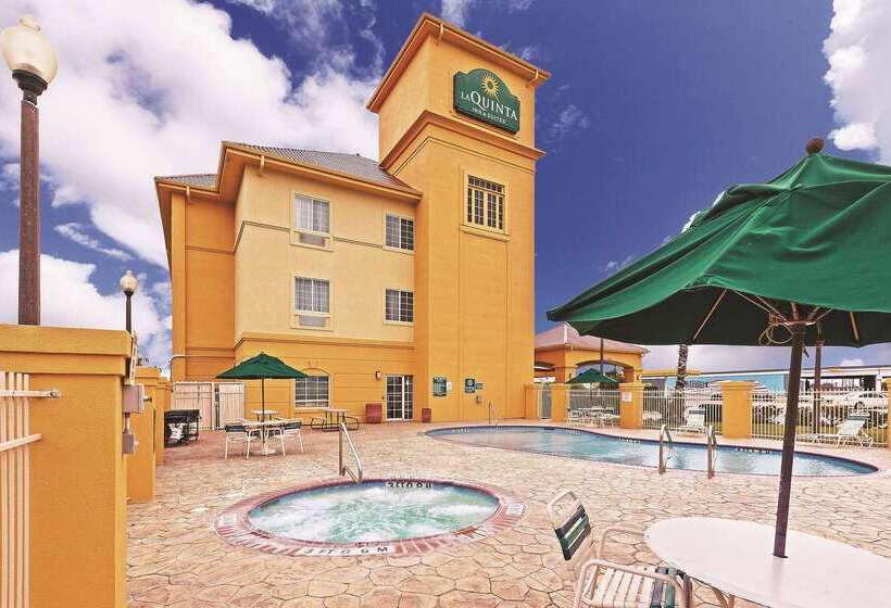 בית מלון כפרי La Quinta Inn & Suites By Wyndham Corpus Christi Northwest