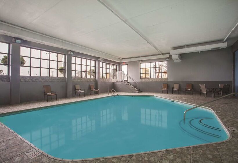 هتل La Quinta By Wyndham Knoxville East