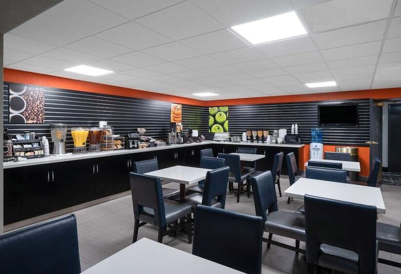 هتل La Quinta By Wyndham Knoxville East