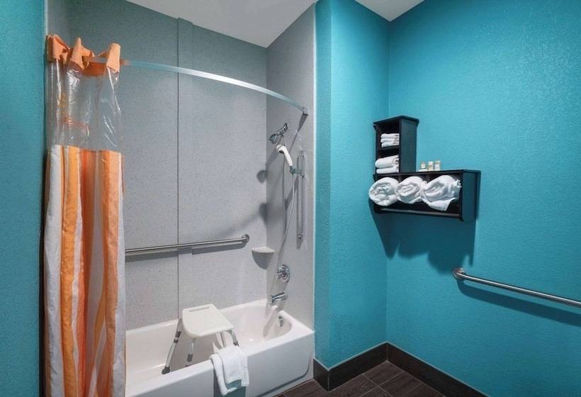 هتل La Quinta By Wyndham Knoxville East