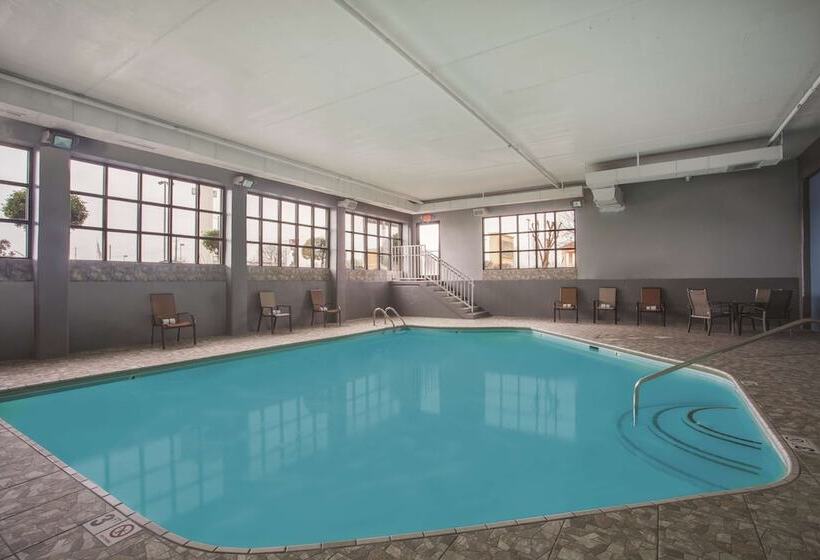 هتل La Quinta By Wyndham Knoxville East