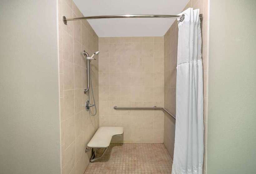 בית מלון כפרי La Quinta By Wyndham Latham Albany Airport