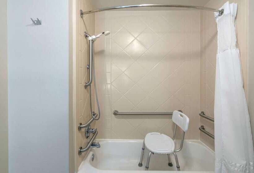 בית מלון כפרי La Quinta By Wyndham Latham Albany Airport