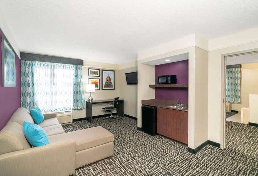 בית מלון כפרי La Quinta By Wyndham Latham Albany Airport