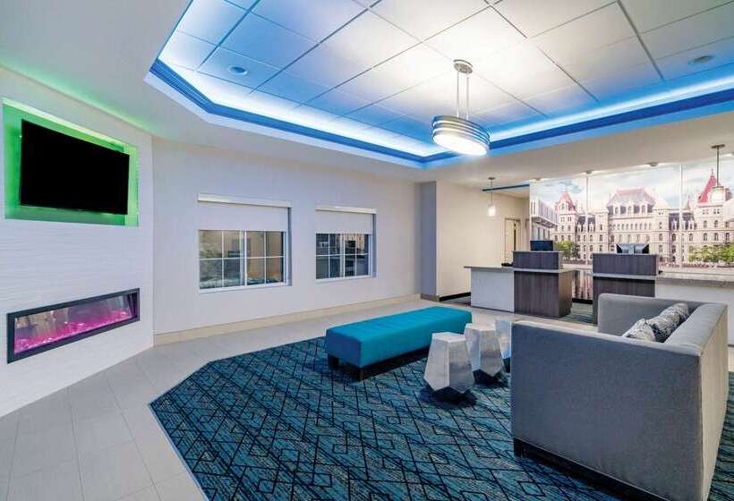 בית מלון כפרי La Quinta By Wyndham Latham Albany Airport