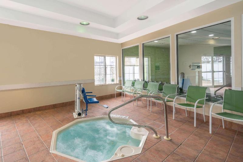 בית מלון כפרי La Quinta By Wyndham Latham Albany Airport