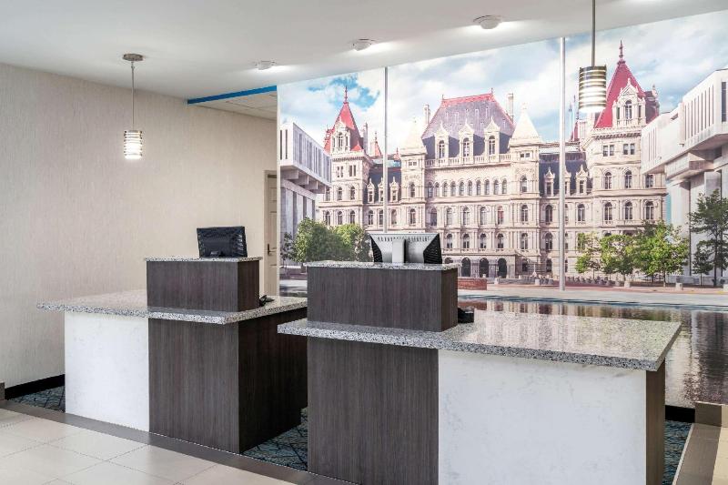 בית מלון כפרי La Quinta By Wyndham Latham Albany Airport