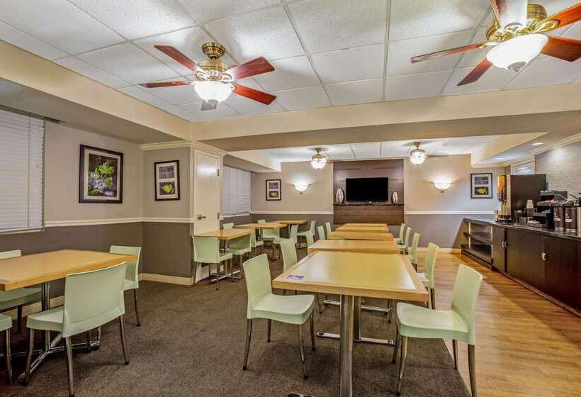 هتل La Quinta By Wyndham Miami Lakes