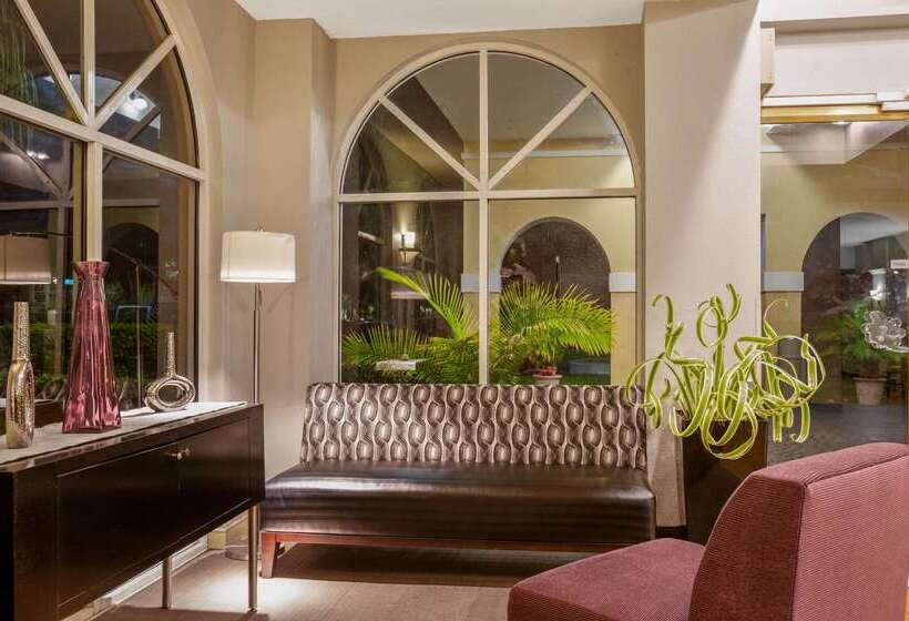 فندق La Quinta By Wyndham Miami Lakes