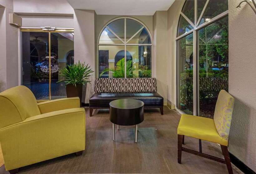 هتل La Quinta By Wyndham Miami Lakes