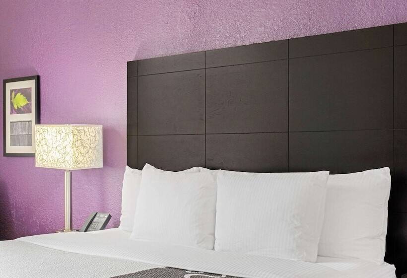 هتل La Quinta By Wyndham Miami Lakes