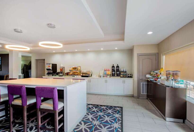 هتل La Quinta By Wyndham Mission At West Mcallen