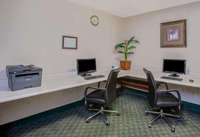 Отель La Quinta By Wyndham Modesto Salida