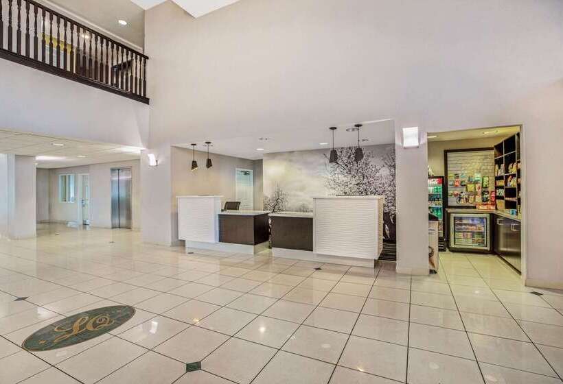 Отель La Quinta By Wyndham Modesto Salida