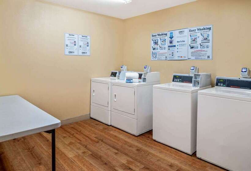 فندق La Quinta By Wyndham Naples Downtown