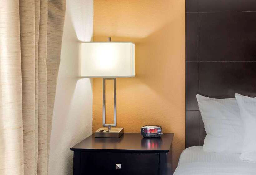 هتل La Quinta By Wyndham Pasadena