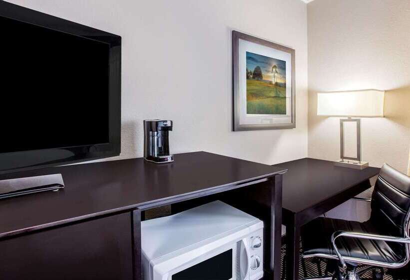 هتل La Quinta By Wyndham Pasadena