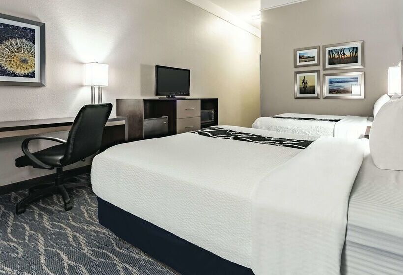 هتل La Quinta By Wyndham Phoenix I 10 West