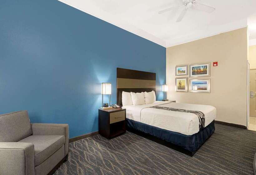 هتل La Quinta By Wyndham Phoenix I 10 West
