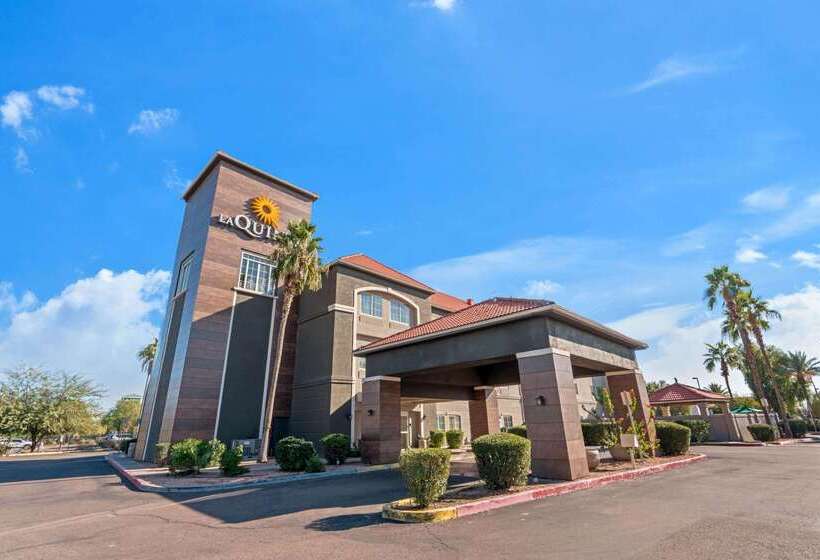 هتل La Quinta By Wyndham Phoenix I 10 West