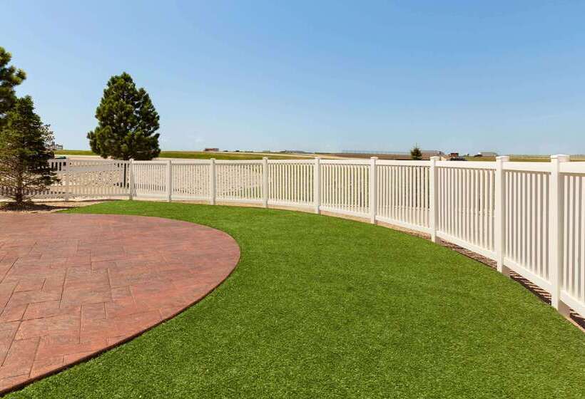 Отель La Quinta Inn And Suites By Wyndham At Watiki Waterpark