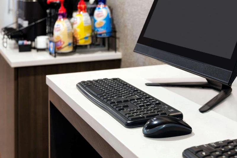 Отель La Quinta Inn And Suites By Wyndham At Watiki Waterpark