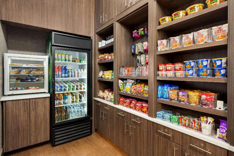 Отель La Quinta Inn And Suites By Wyndham At Watiki Waterpark