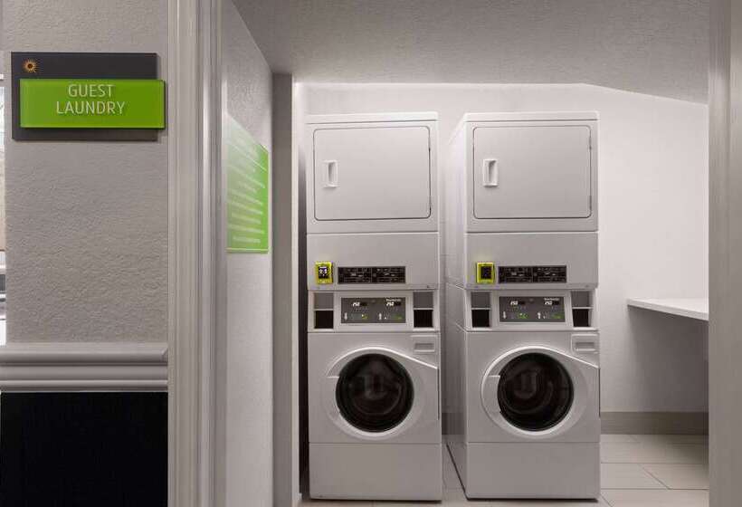 Отель La Quinta Inn And Suites By Wyndham At Watiki Waterpark