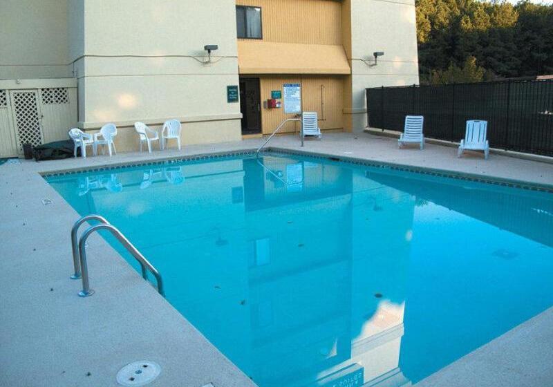 هتل La Quinta By Wyndham Roswell