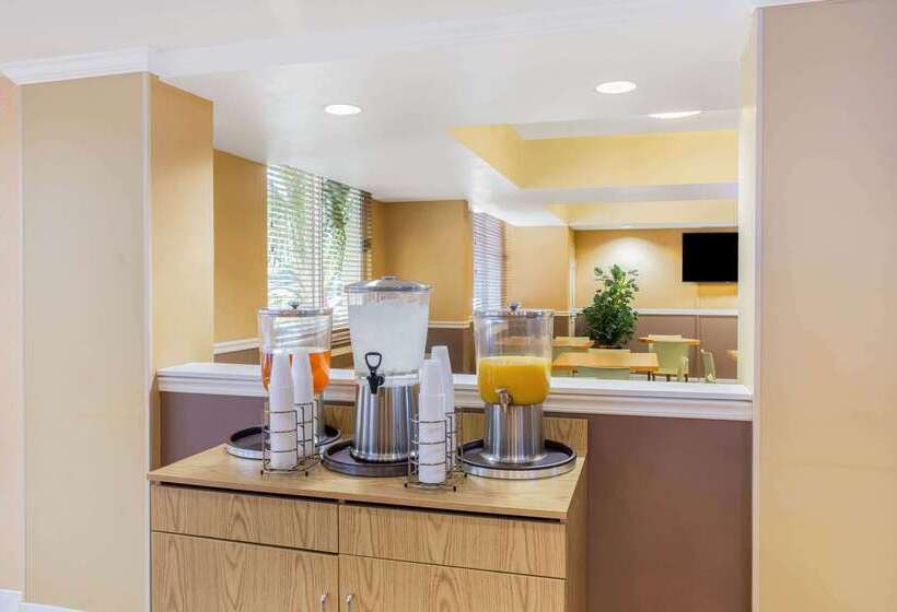 בית מלון כפרי La Quinta By Wyndham Sarasota Downtown