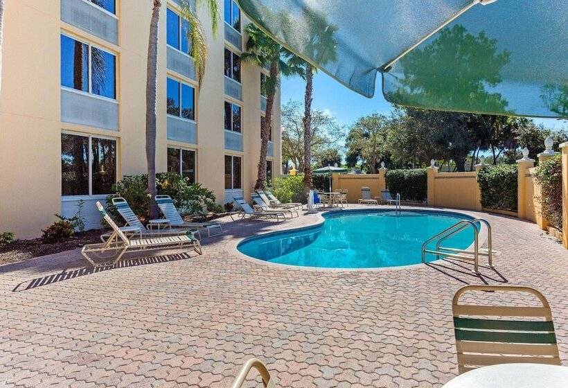 בית מלון כפרי La Quinta By Wyndham Sarasota Downtown