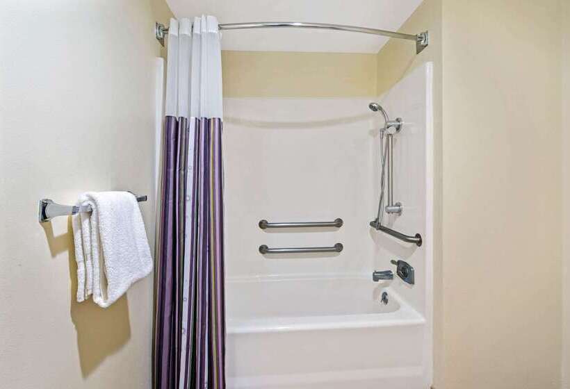 Отель La Quinta Inn & Suites By Wyndham Sawgrass