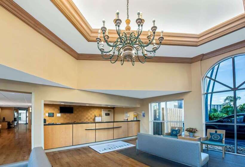 בית מלון כפרי La Quinta By Wyndham West Palm Beach Airport
