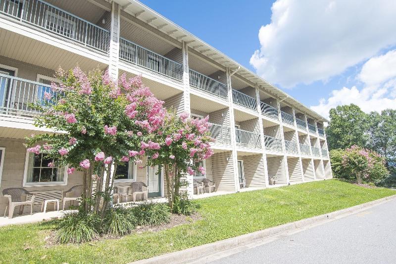 فندق Lake Chatuge Lodge