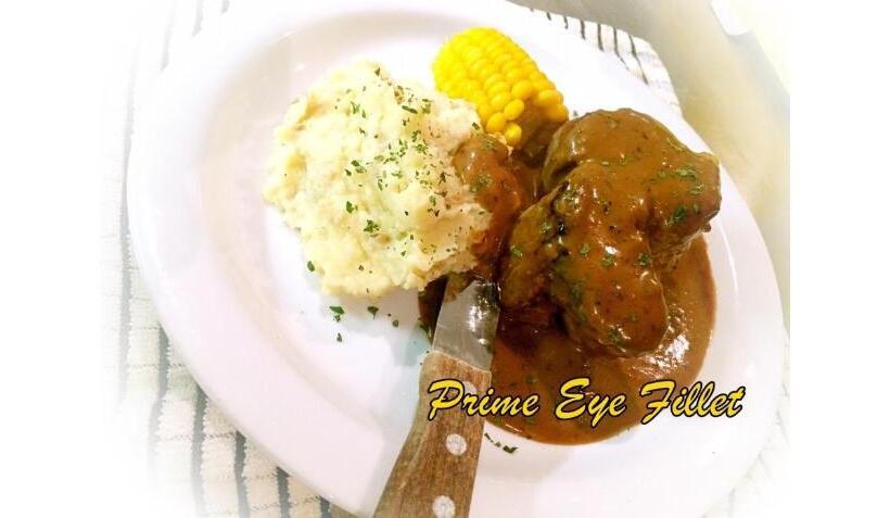 בית מלון כפרי Lilac City Motor Inn & Steakhouse