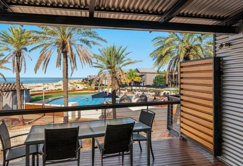 Отель Mantarays Ningaloo Beach Resort