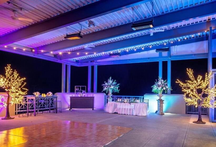 فندق Renaissance Shoals Resort And Spa