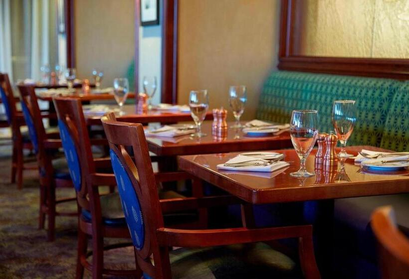 فندق Renaissance Shoals Resort And Spa