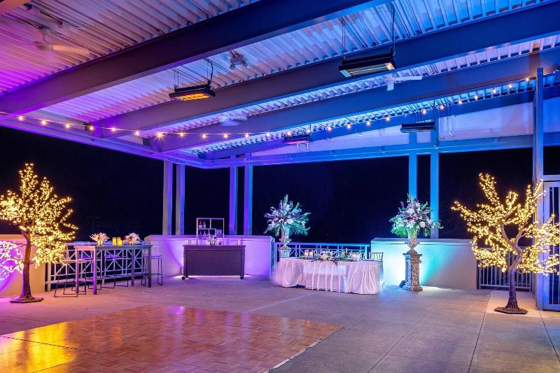 فندق Renaissance Shoals Resort And Spa