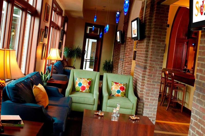 فندق Renaissance Shoals Resort And Spa